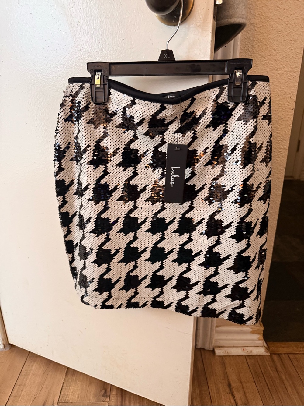 Lulu's Black and White Sequin Houndstooth Pencil Skirt